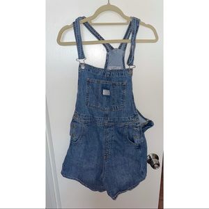 Levi’s Vintage-Style Women’s Short Overalls